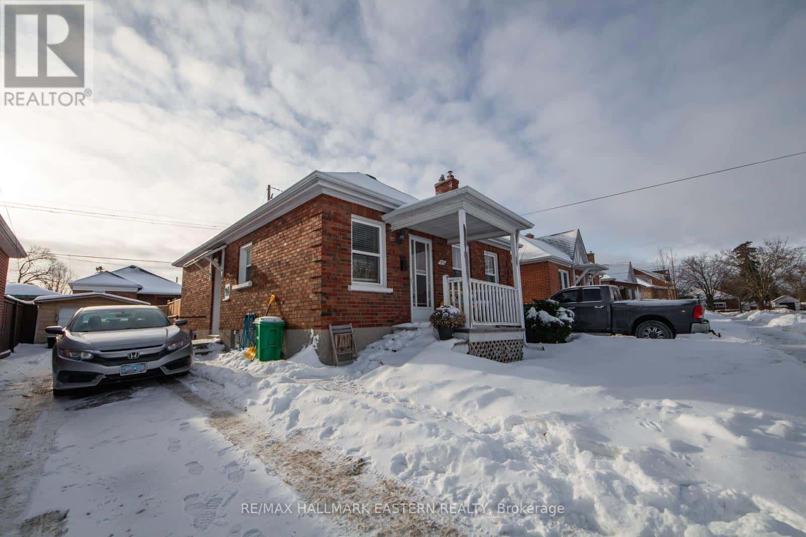 579 MCCANNAN AVENUE — Peterborough (Town Ward 3), Ontario - Photo 2 of 26