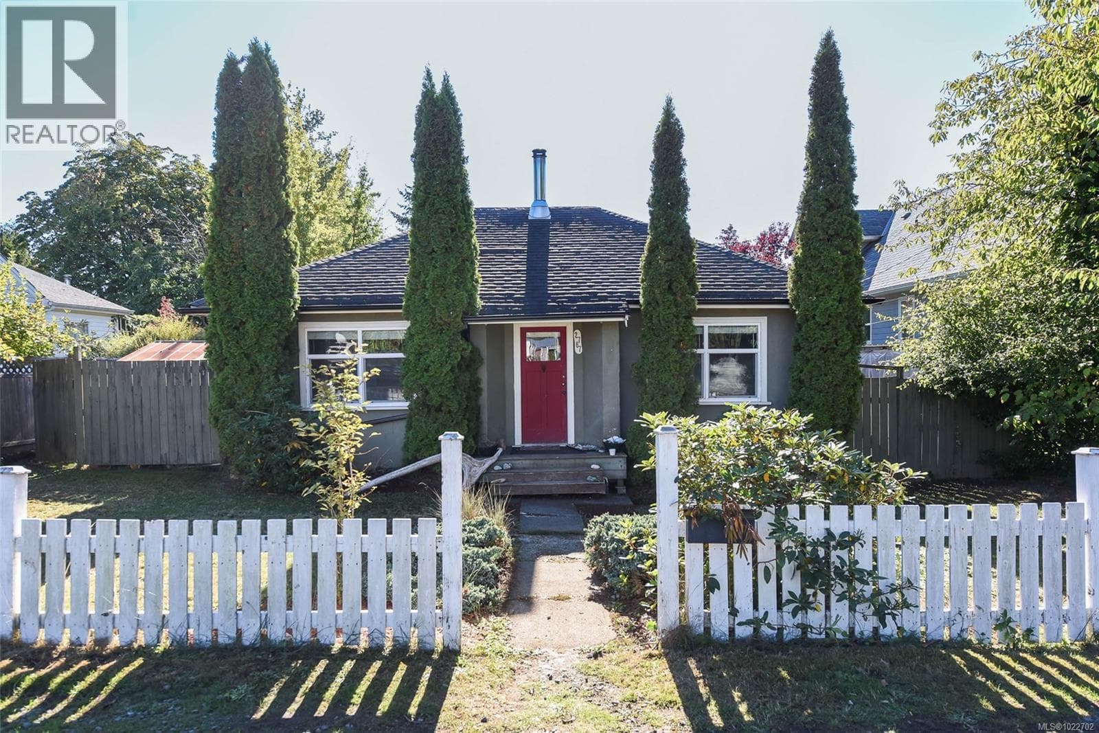 2767 Ulverston Ave — Cumberland, British Columbia - Main photo