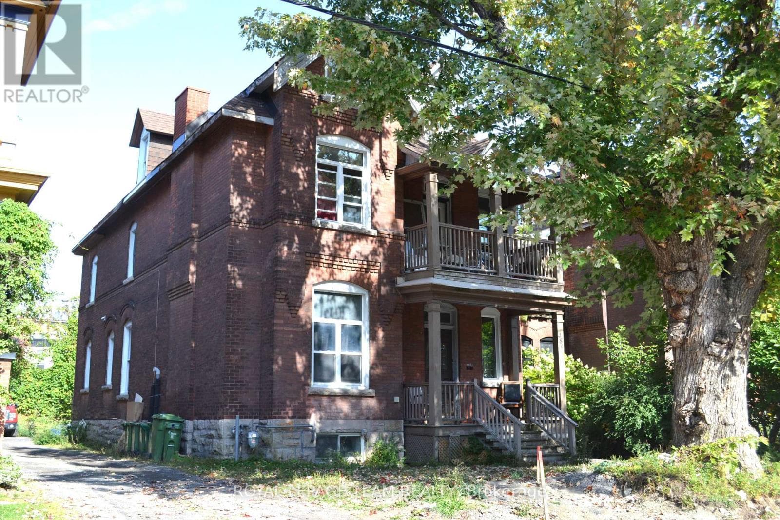 489 MACLAREN STREET — Ottawa, Ontario - Main photo