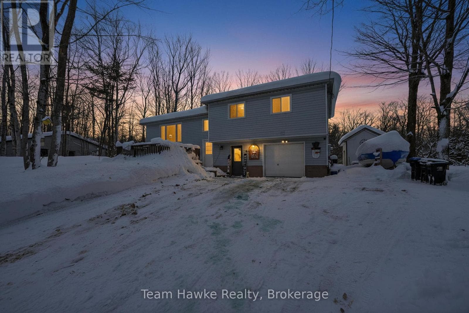 50 LAURIER BOULEVARD — Tiny, Ontario - Main photo