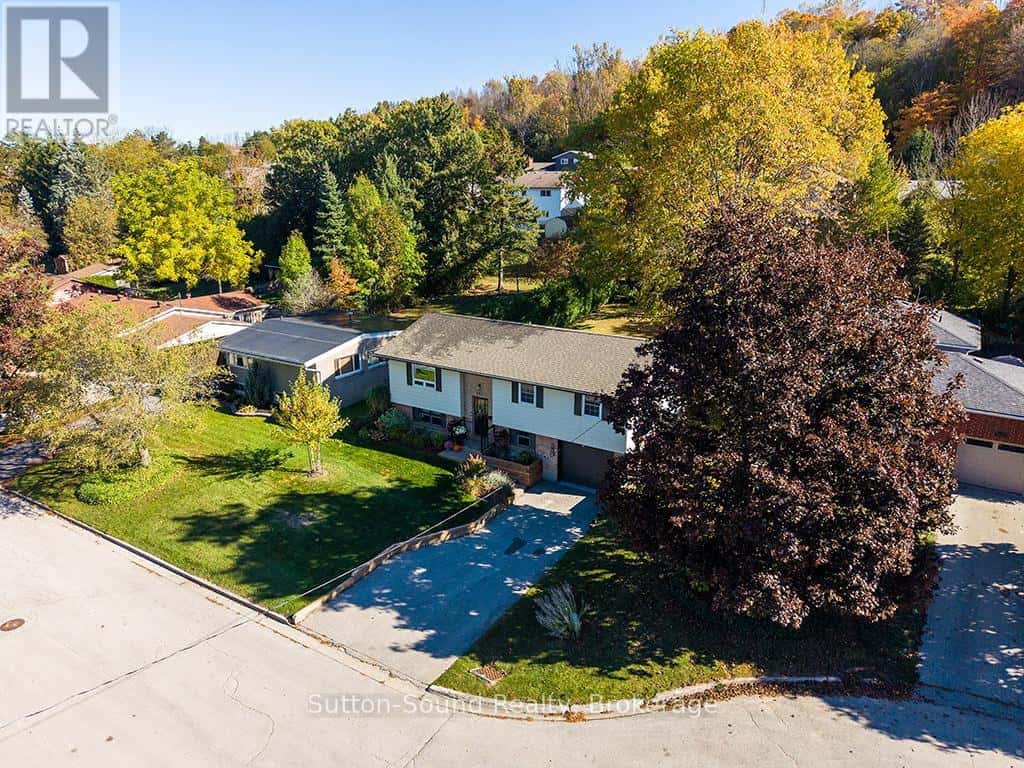 305 8TH AVENUE E — Owen Sound, Ontario - Photo 5 of 33