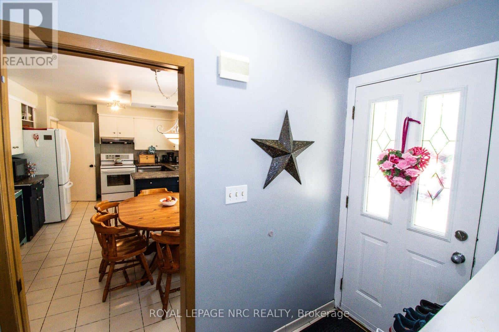 73 LOCKVIEW CRESCENT — St. Catharines (Bunting/Linwell), Ontario - Photo 4 of 33