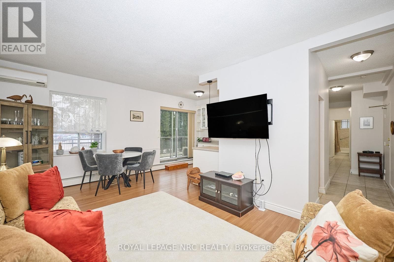 101 - 6390 HUGGINS STREET — Niagara Falls (Stamford), Ontario - Main photo