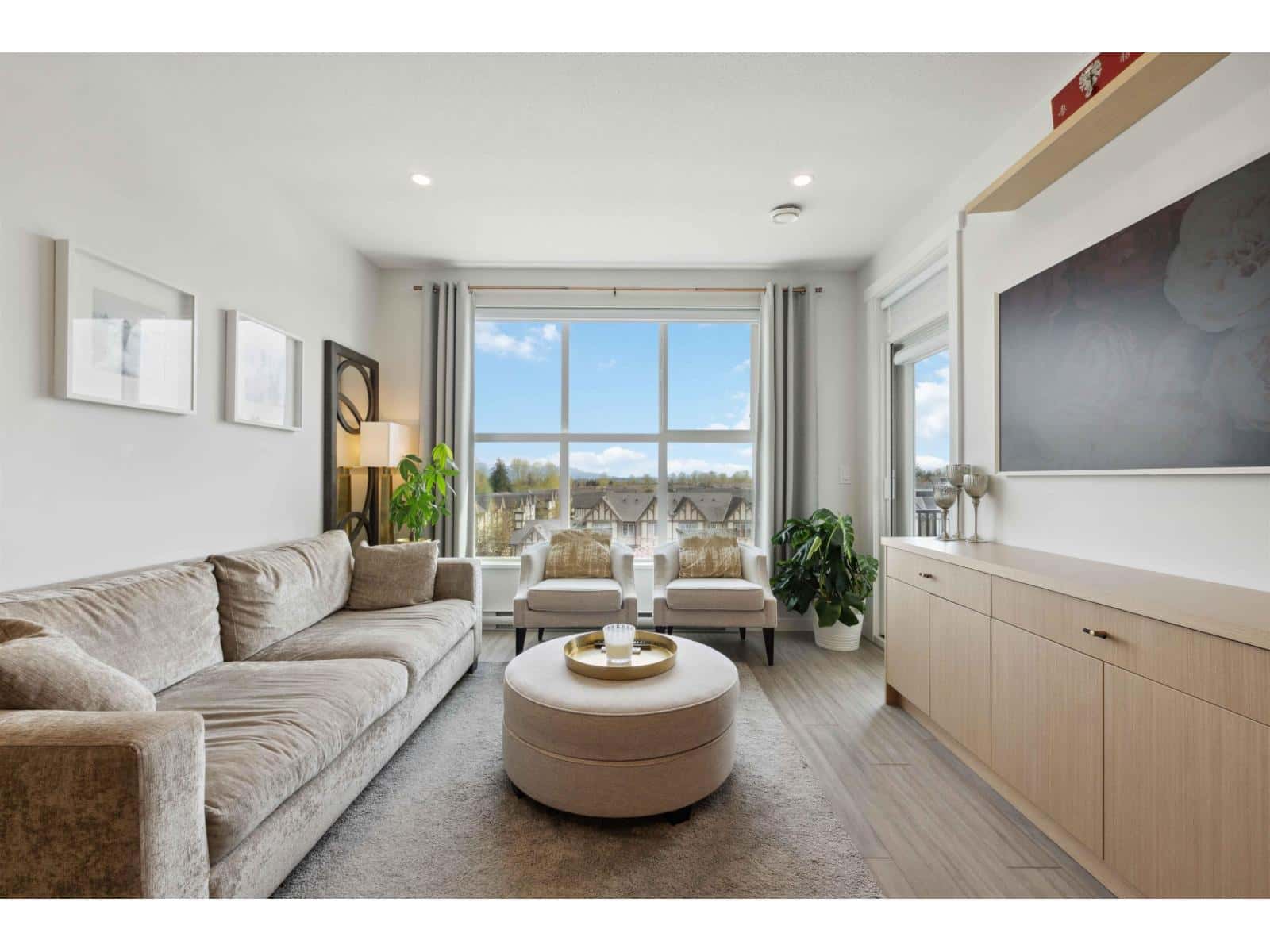 C520 8150 207 STREET — Langley, British Columbia - Photo 3 of 37