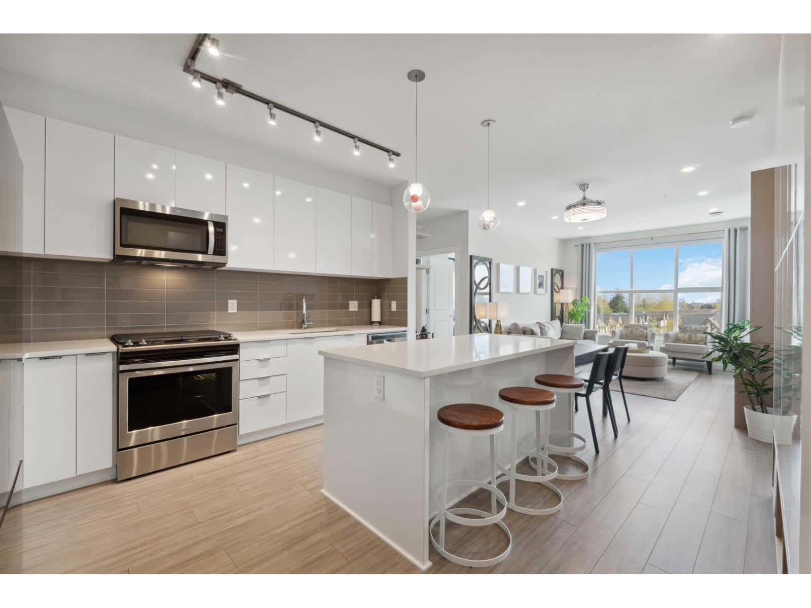 C520 8150 207 STREET — Langley, British Columbia - Photo 5 of 37