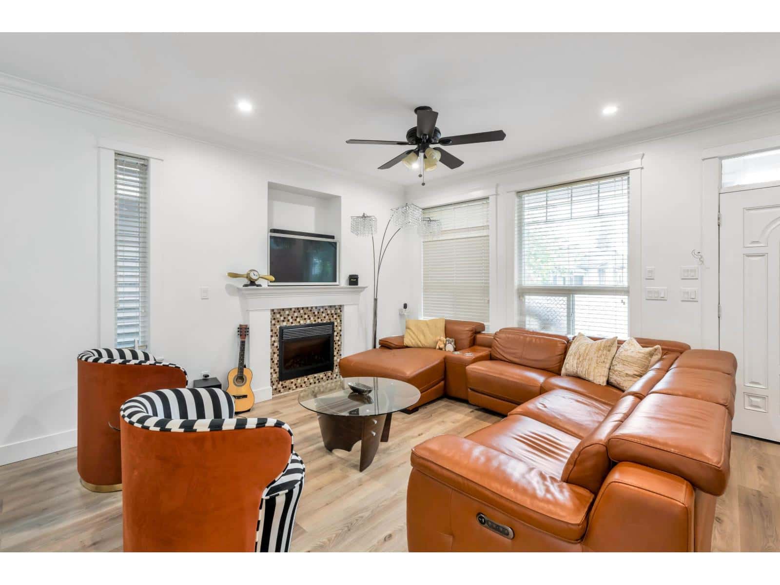 5930 128 STREET — Surrey, British Columbia - Photo 4 of 39