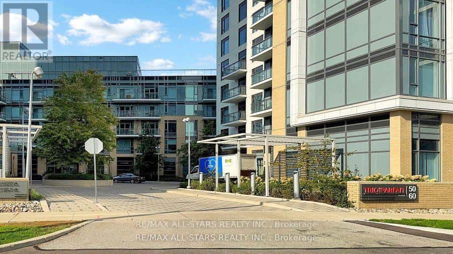 427 - 50 ANN O'REILLY ROAD — Toronto (Henry Farm), Ontario - Photo 3 of 27