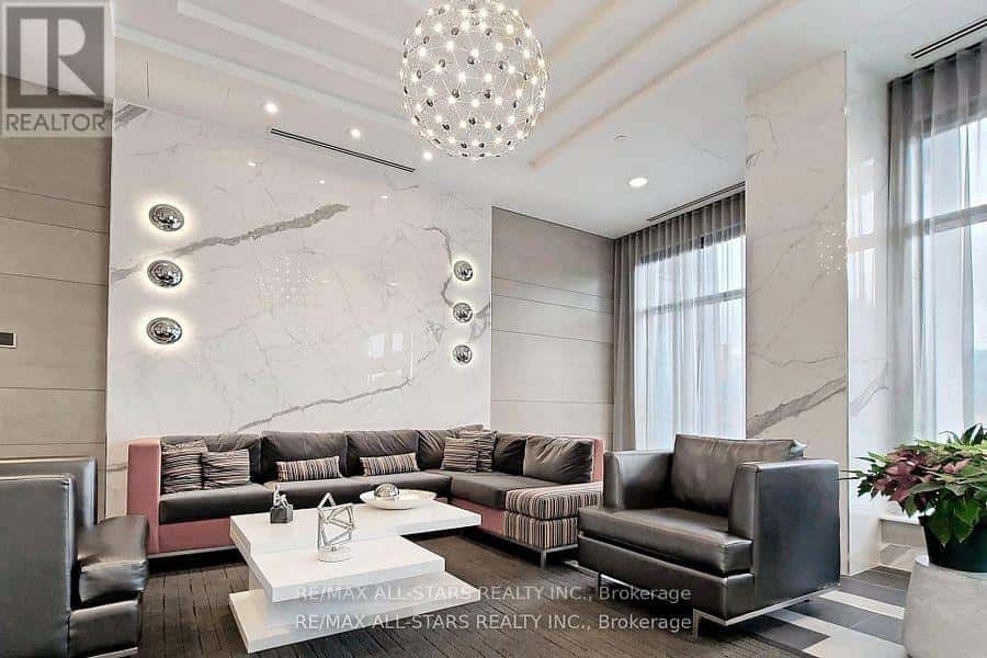 427 - 50 ANN O'REILLY ROAD — Toronto (Henry Farm), Ontario - Photo 5 of 27