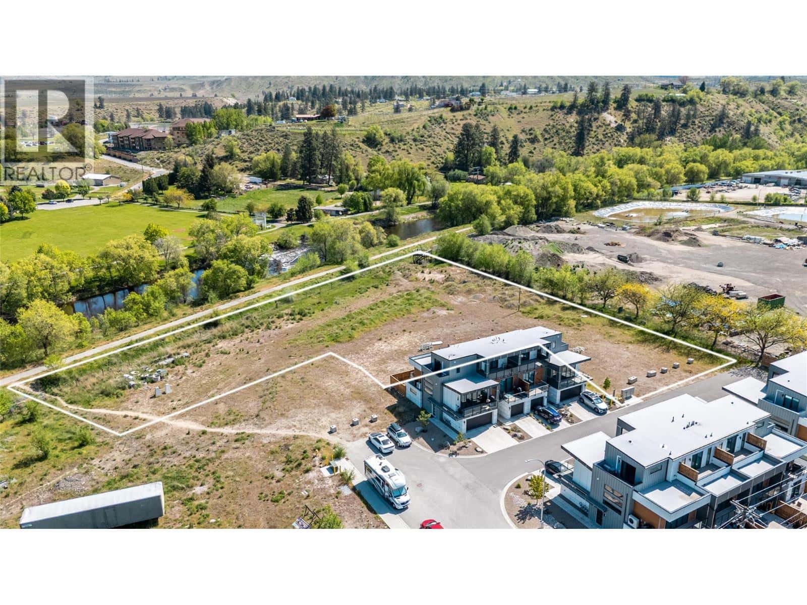 5995 Sawmill Road — Oliver, British Columbia - Photo 2 of 15