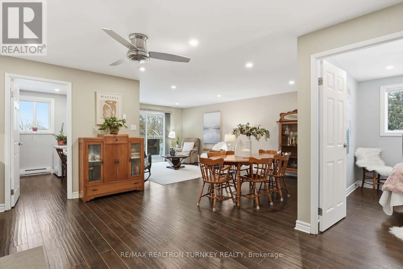 202 - 74 THE QUEENSWAY S — Georgina (Keswick North), Ontario - Photo 2 of 32