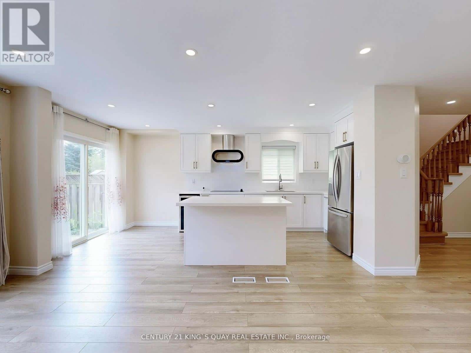 71 REMBRANDT DRIVE — Markham (Village Green-South Unionville), Ontario - Photo 5 of 47