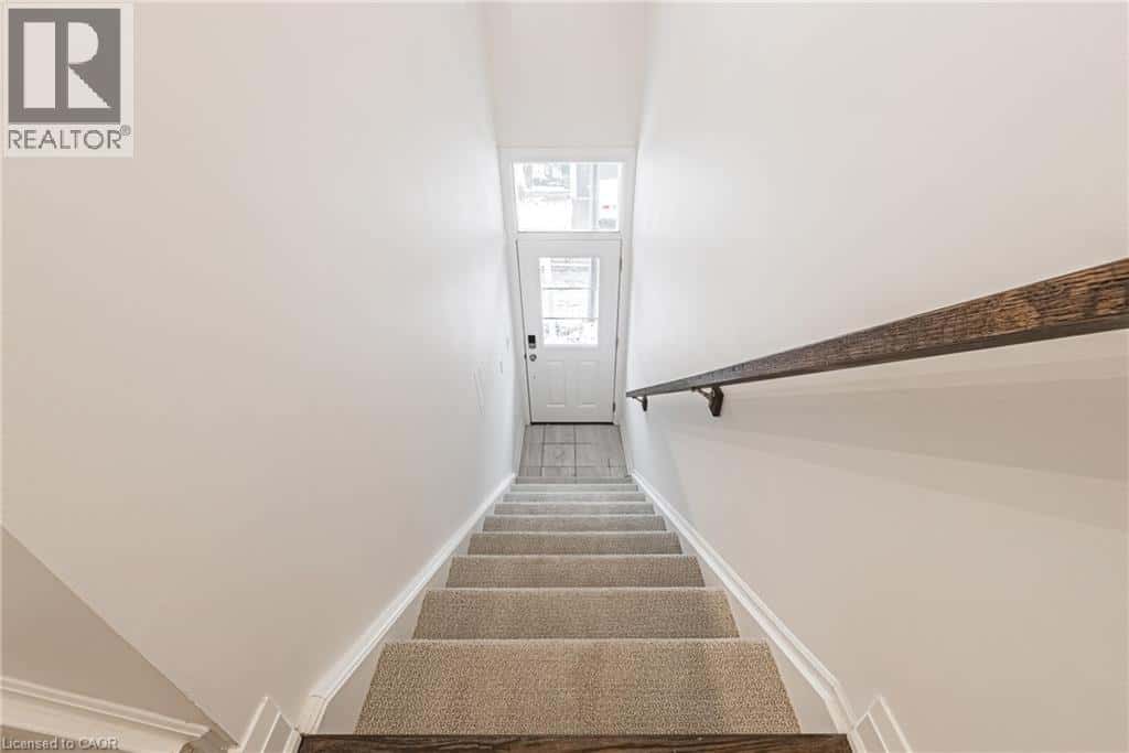 120 COURT Drive Unit# 8 — Paris, Ontario - Photo 4 of 28