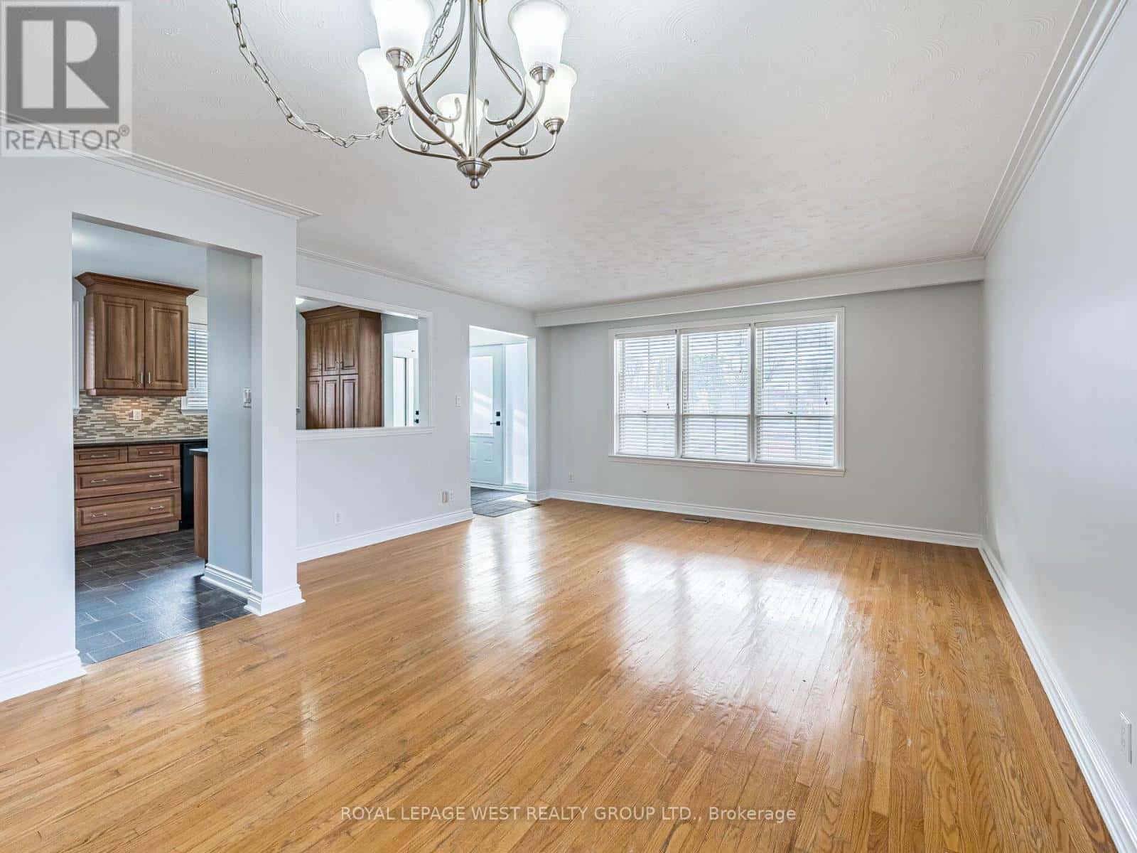 98 MOUNT OLIVE DRIVE — Toronto (Mount Olive-Silverstone-Jamestown), Ontario - Photo 4 of 16