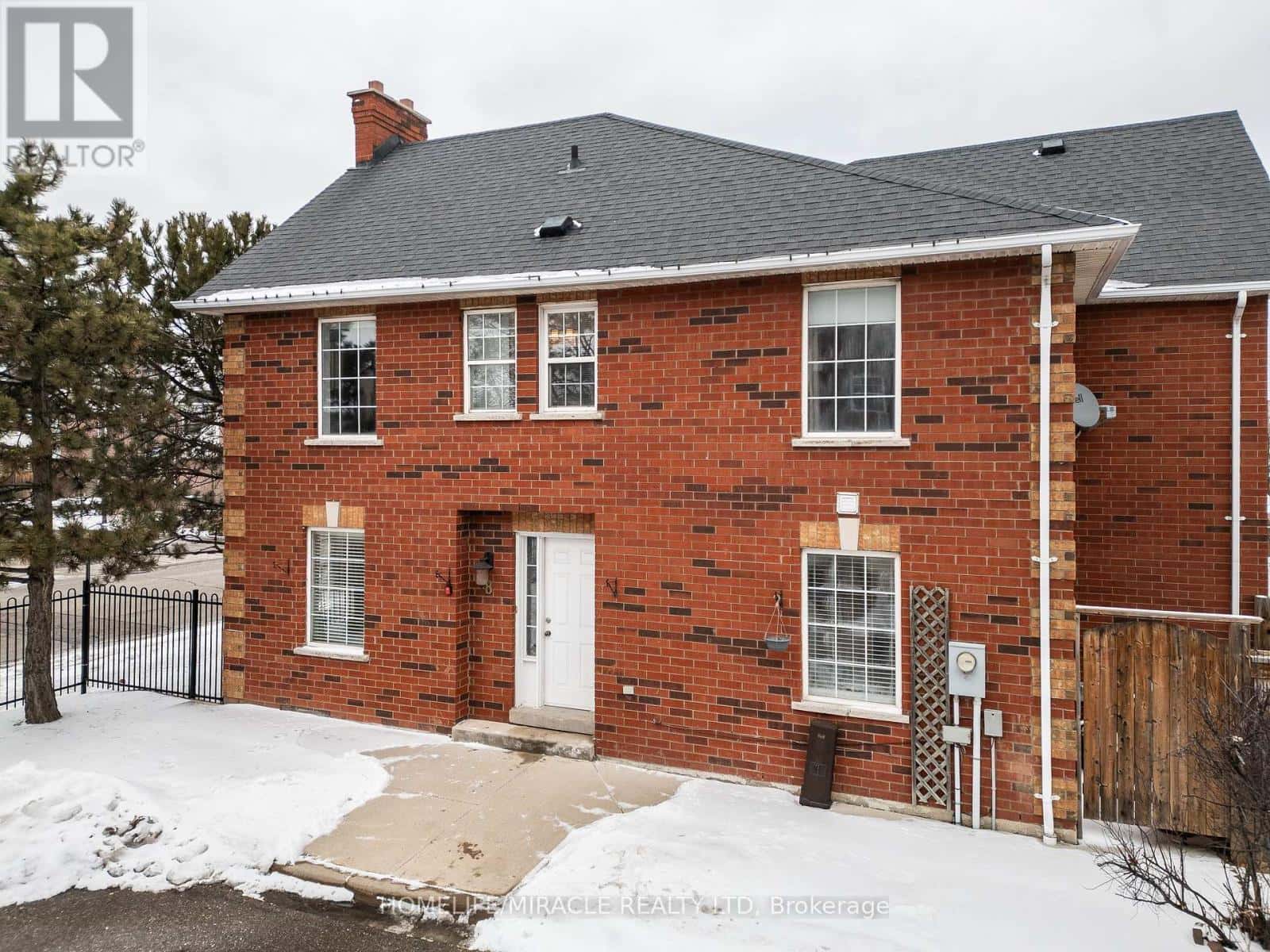 8 - 6860 MEADOWVALE TOWN CENTRE CIRCLE — Mississauga (Meadowvale), Ontario - Photo 2 of 35