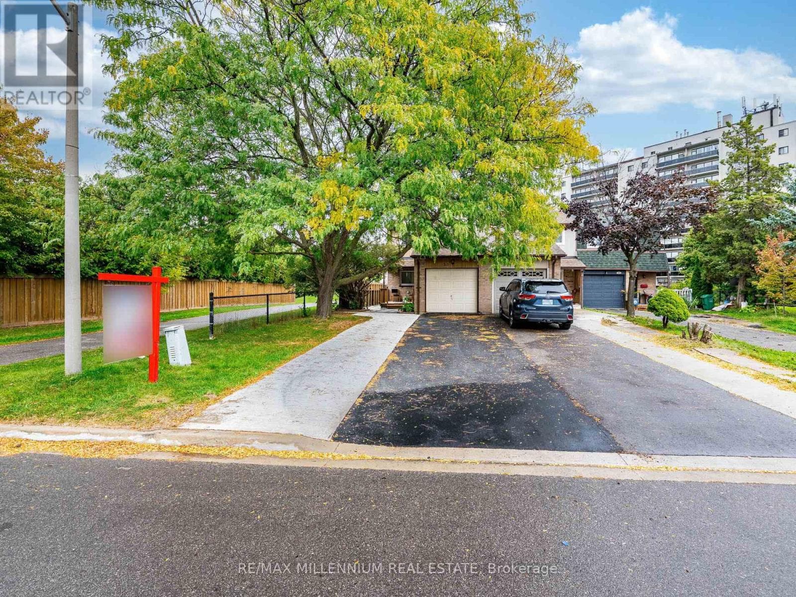 35 SCOTTSDALE COURT — Brampton (Brampton East), Ontario - Main photo