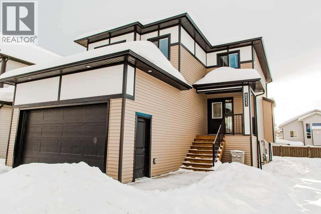 8533 71A Avenue — Grande Prairie, Alberta - Photo 2 of 33