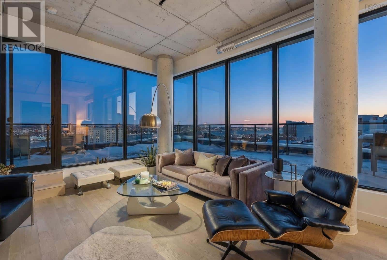 PH1 5511 Bilby Street — Halifax Peninsula, Nova Scotia - Photo 3 of 31