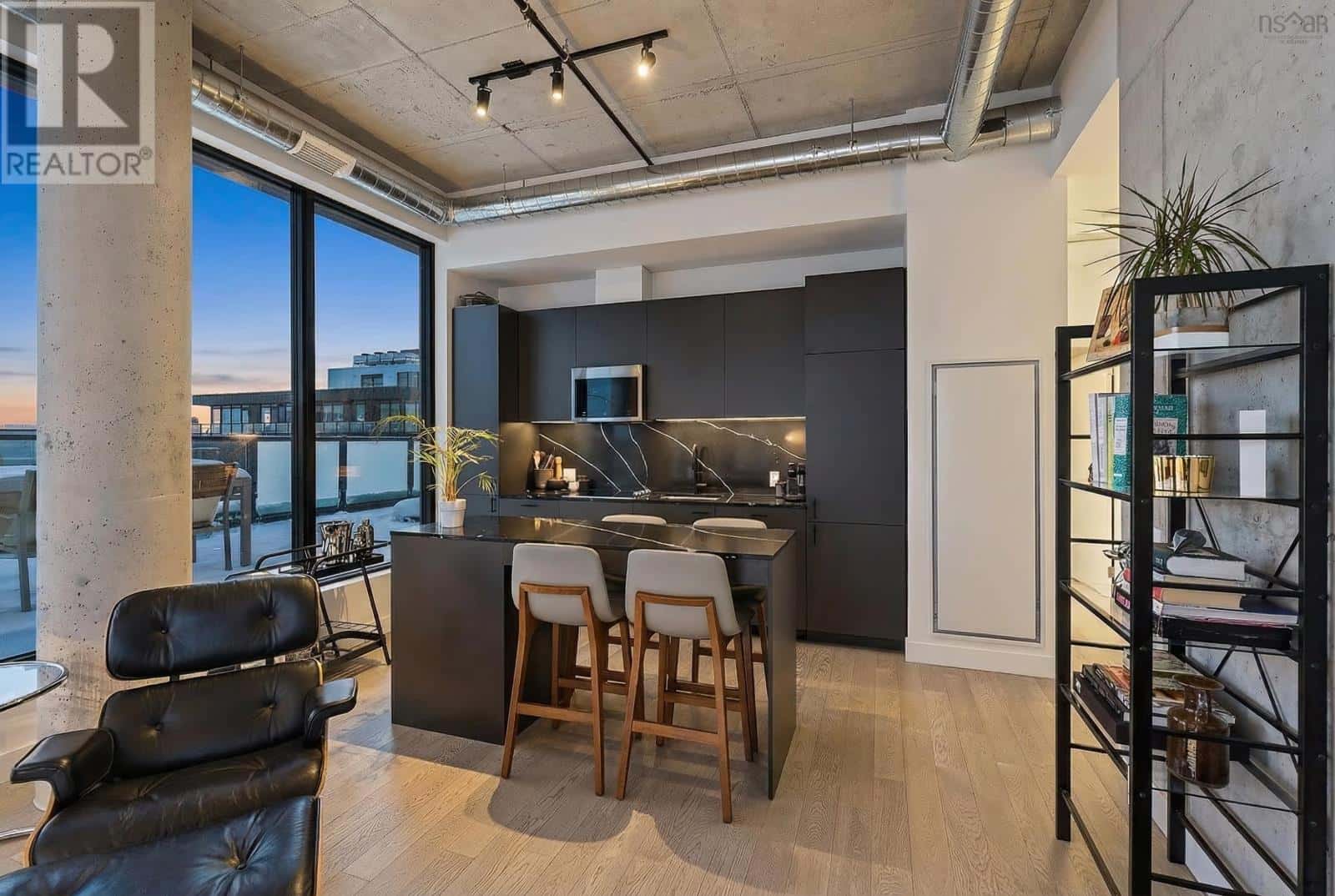 PH1 5511 Bilby Street — Halifax Peninsula, Nova Scotia - Photo 5 of 31