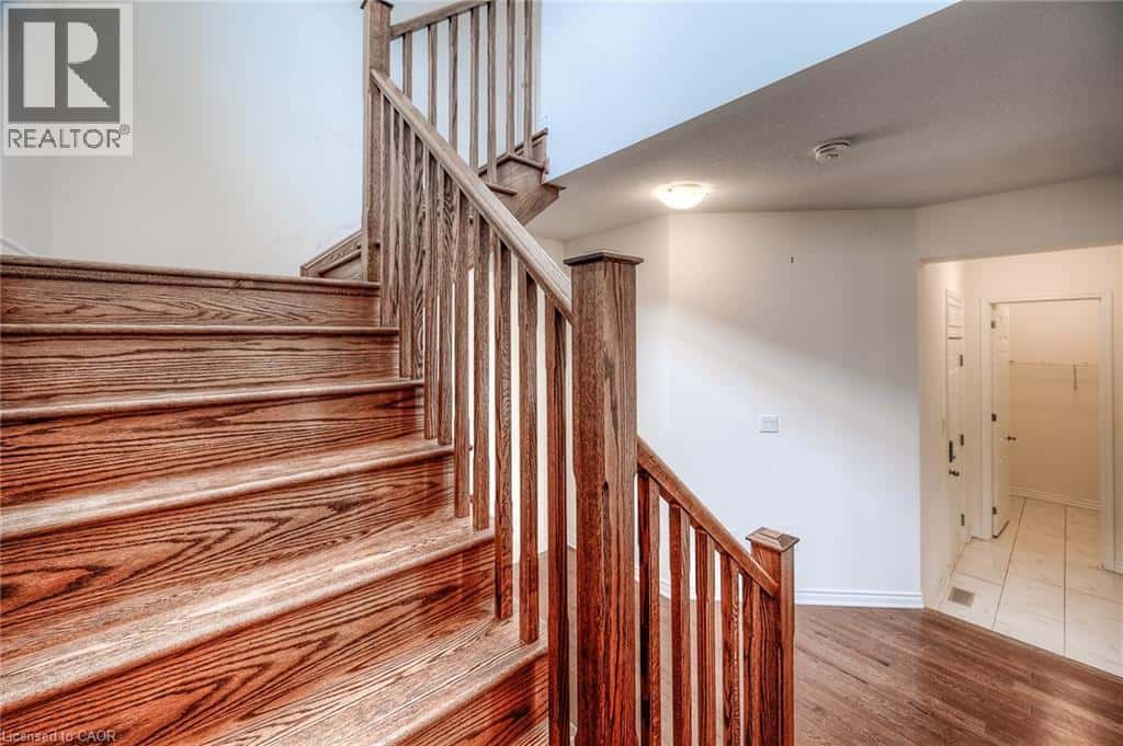 140 RIDGE Road — Cambridge, Ontario - Photo 4 of 49