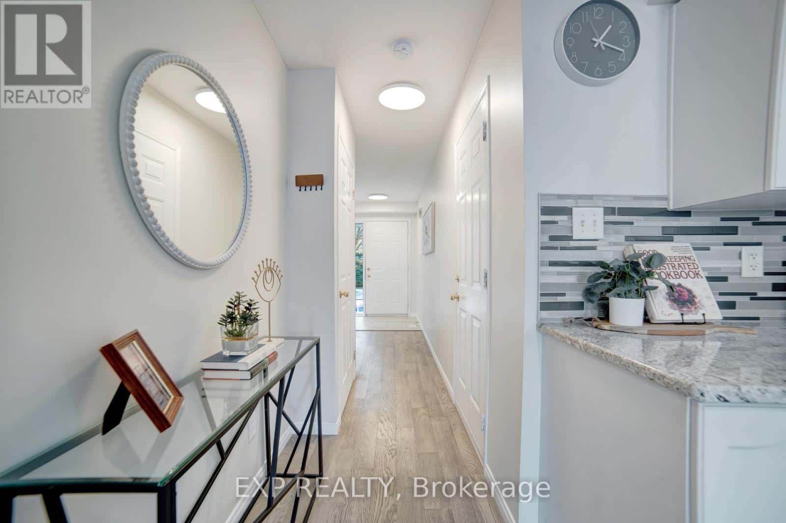 26 - 30 BRYAN COURT W — Kitchener, Ontario - Photo 4 of 39