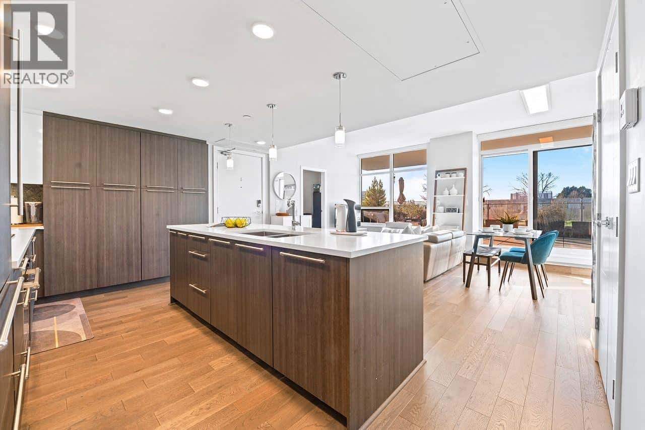 401 5033 CAMBIE STREET — Vancouver, British Columbia - Photo 2 of 34