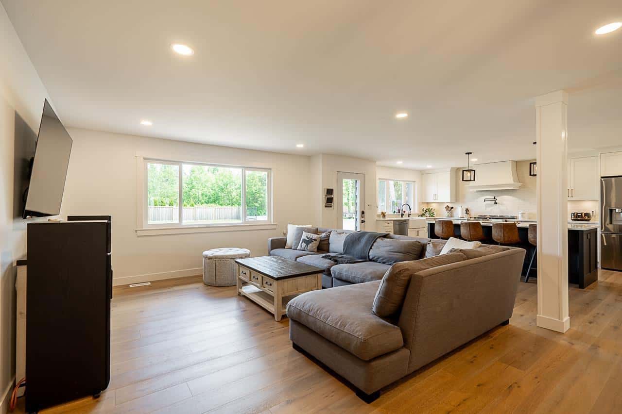 24780 40 AVENUE — Langley, British Columbia - Photo 3 of 40