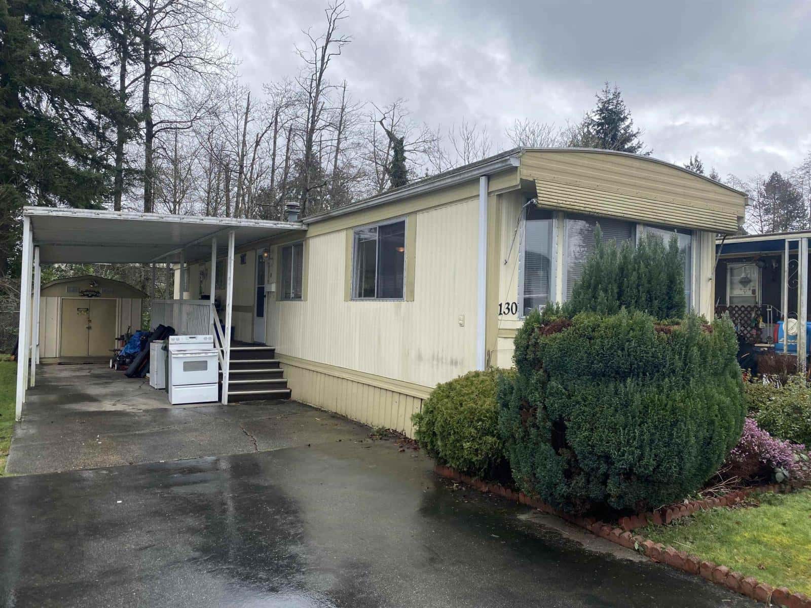 130 7790 KING GEORGE BOULEVARD — Surrey, British Columbia - Photo 2 of 17