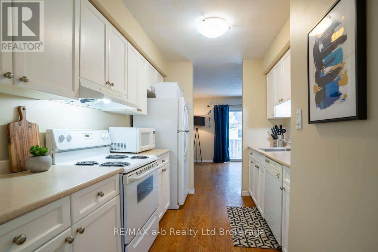 1 - 10 DUFFERIN STREET — Norwich (Norwich Town), Ontario - Photo 4 of 8