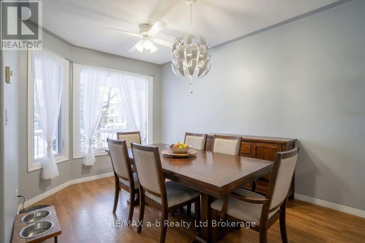 27 - 10 DUFFERIN STREET — Norwich (Norwich Town), Ontario - Photo 4 of 6