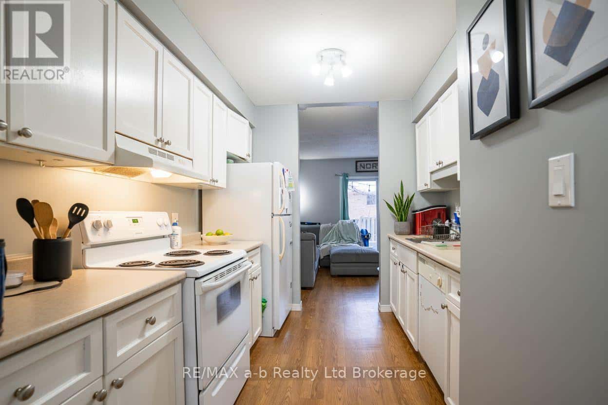 27 - 10 DUFFERIN STREET — Norwich (Norwich Town), Ontario - Photo 5 of 6