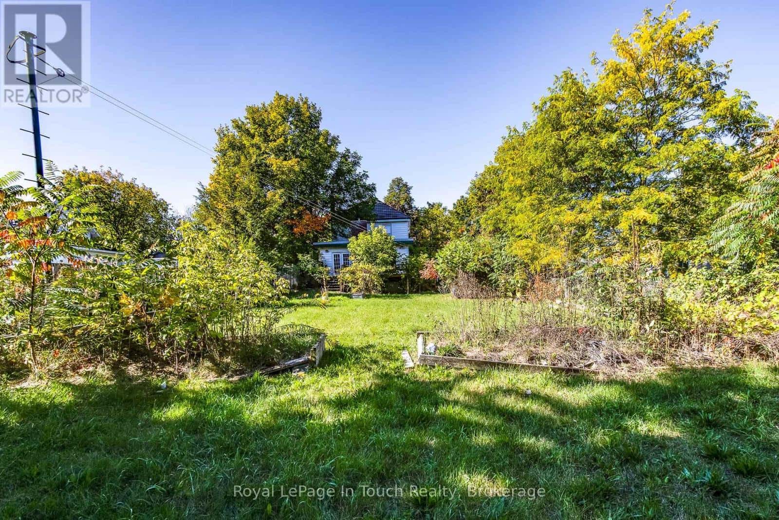 63 FIFTH STREET E — Midland, Ontario - Photo 3 of 30