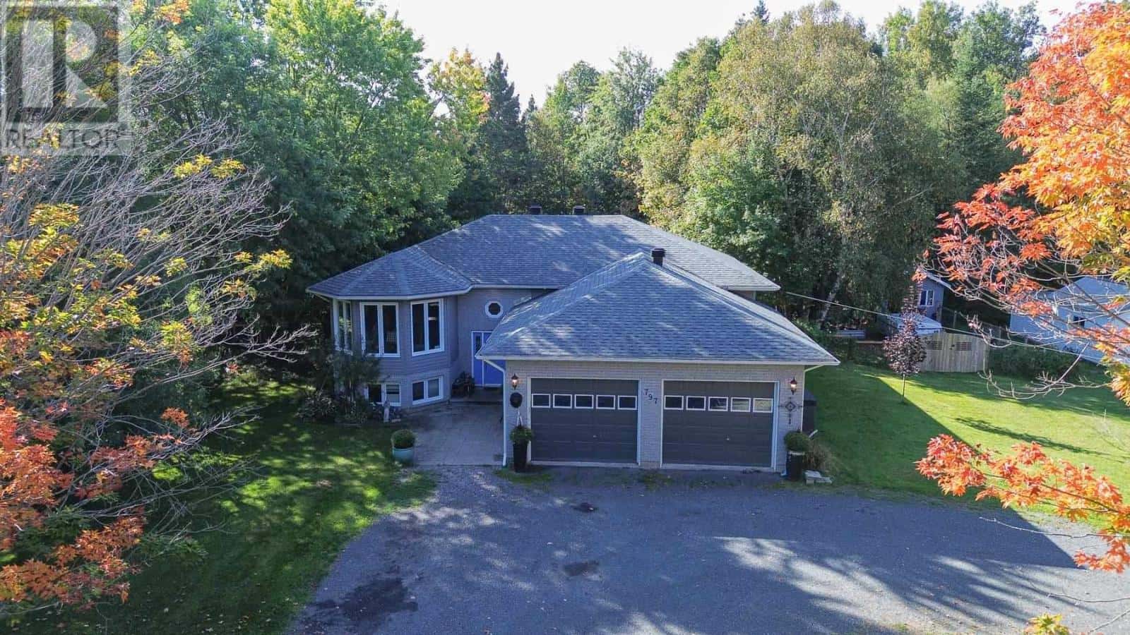 797 Fifth LIN E — Sault Ste. Marie, Ontario - Photo 2 of 50