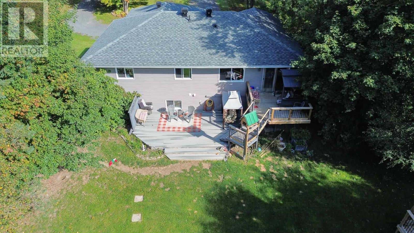 797 Fifth LIN E — Sault Ste. Marie, Ontario - Photo 3 of 50