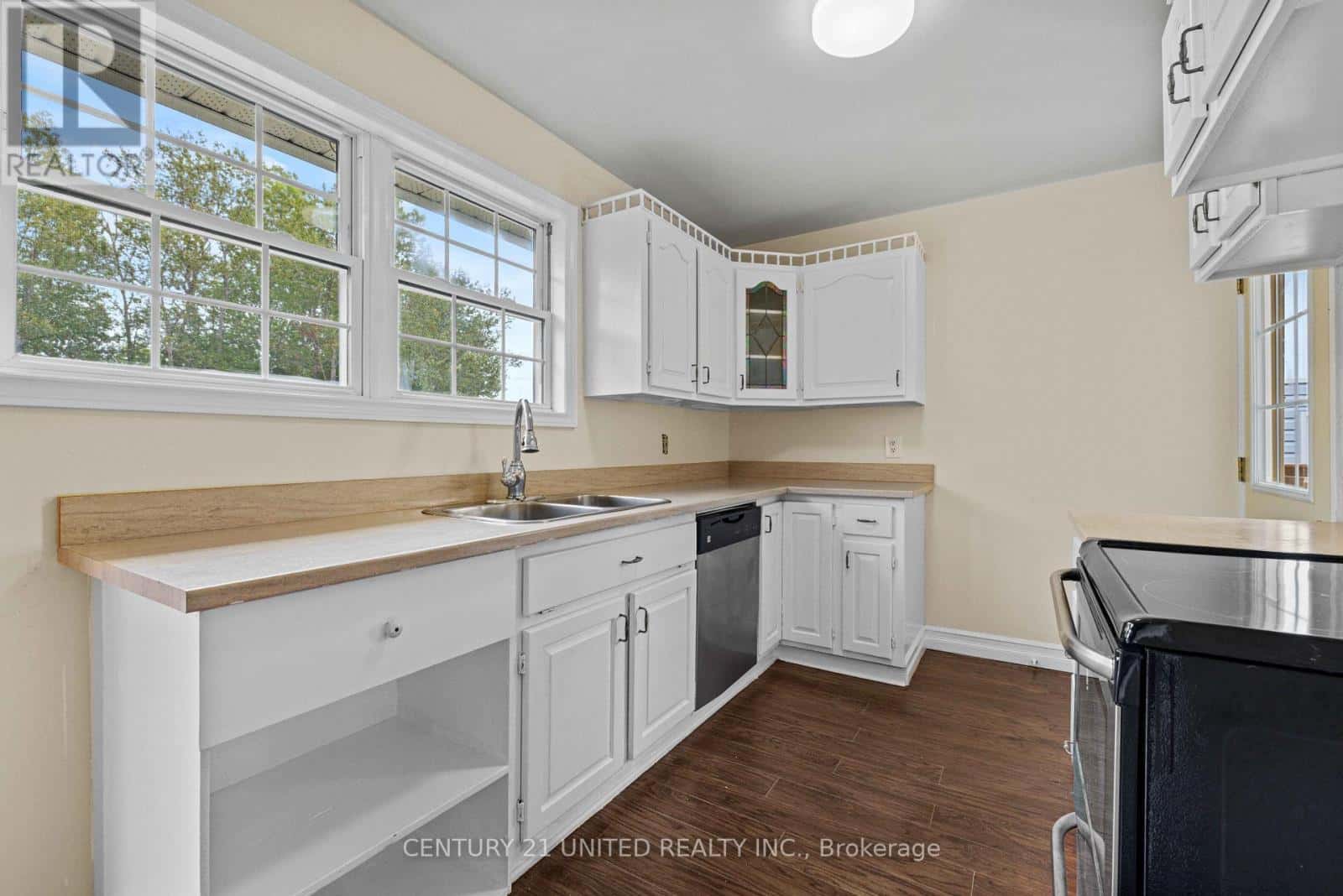 60 HEMLOCK STREET — Highlands East (Bicroft Ward), Ontario - Photo 5 of 34