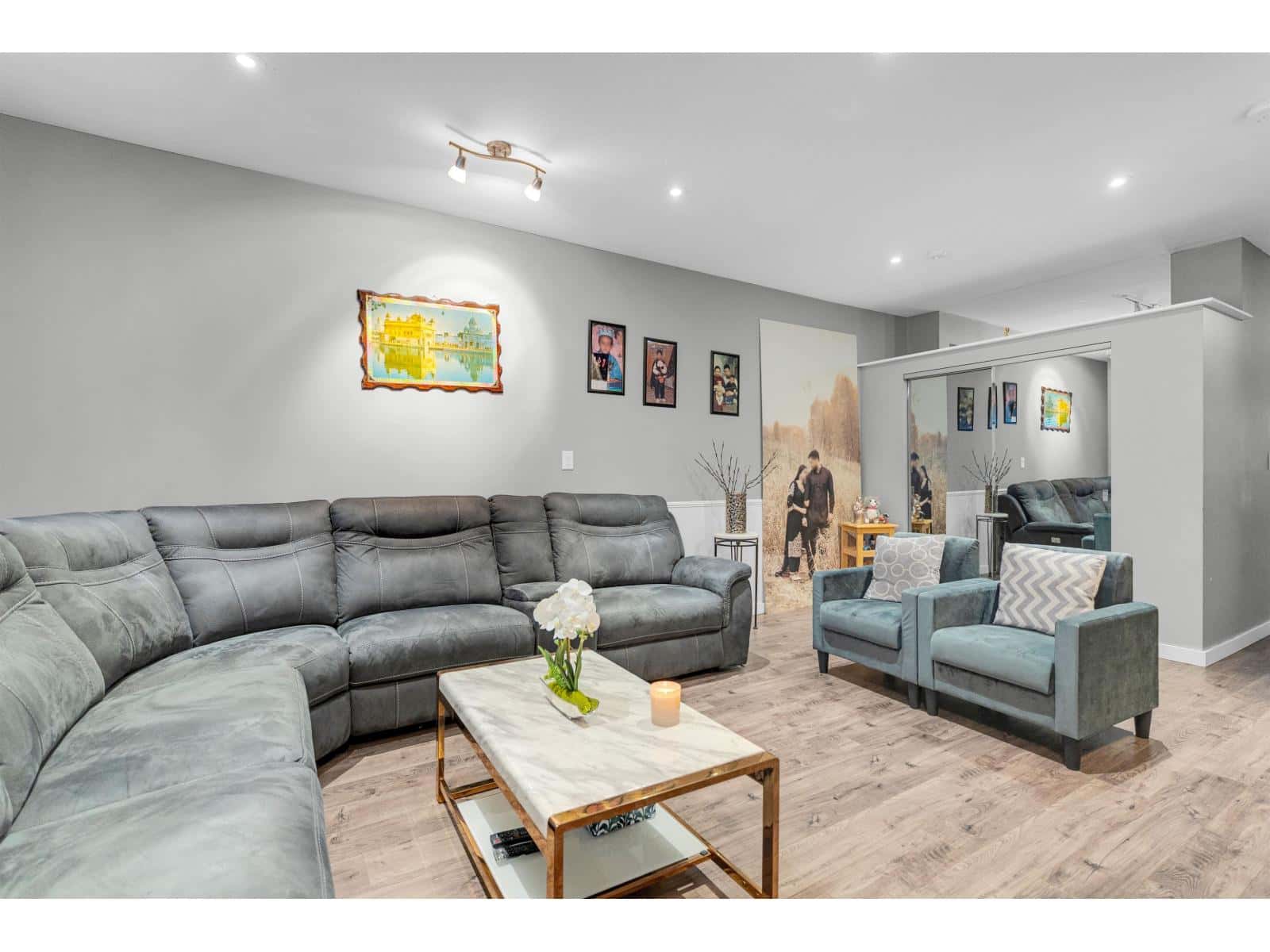 49 18701 66 AVENUE — Surrey, British Columbia - Photo 4 of 18