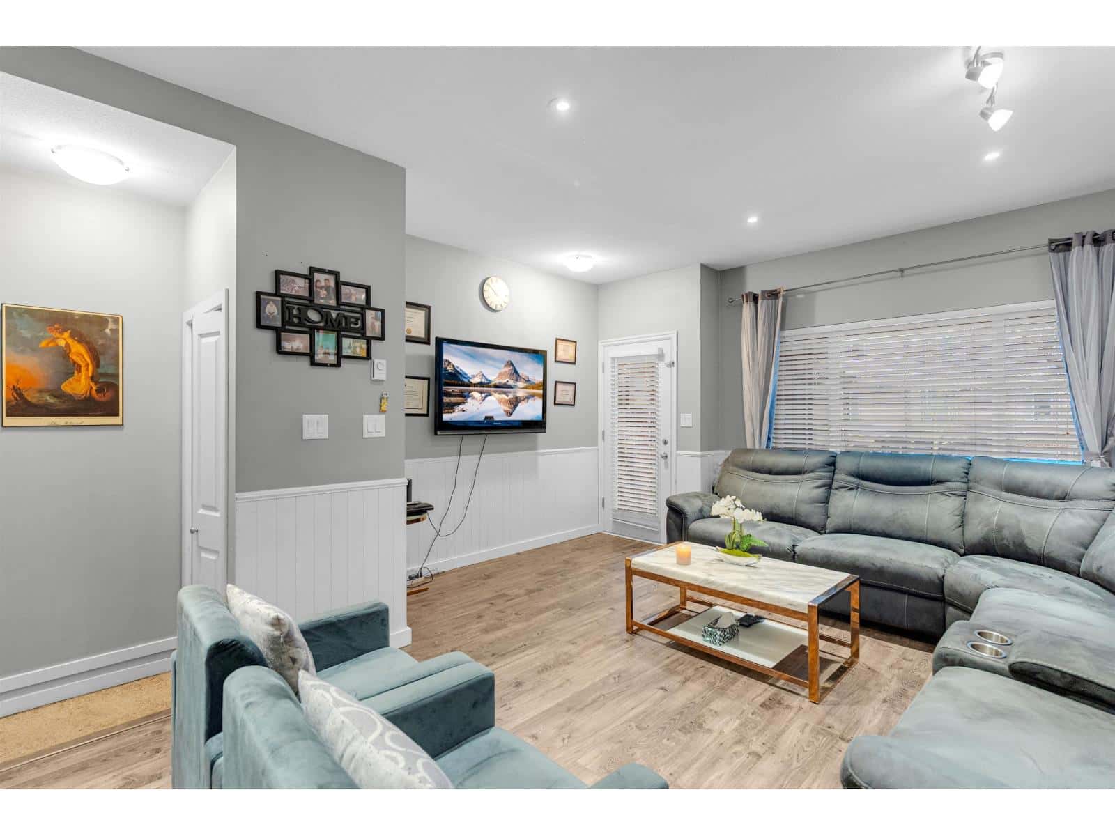 49 18701 66 AVENUE — Surrey, British Columbia - Photo 5 of 18