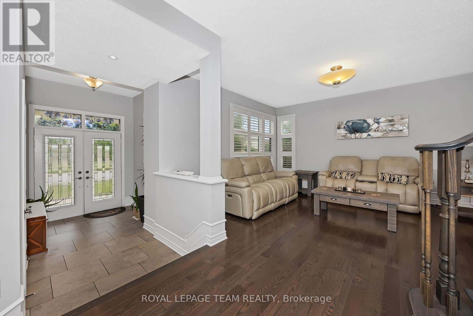 51 BRIDLE CREST COURT — Ottawa, Ontario - Photo 4 of 48