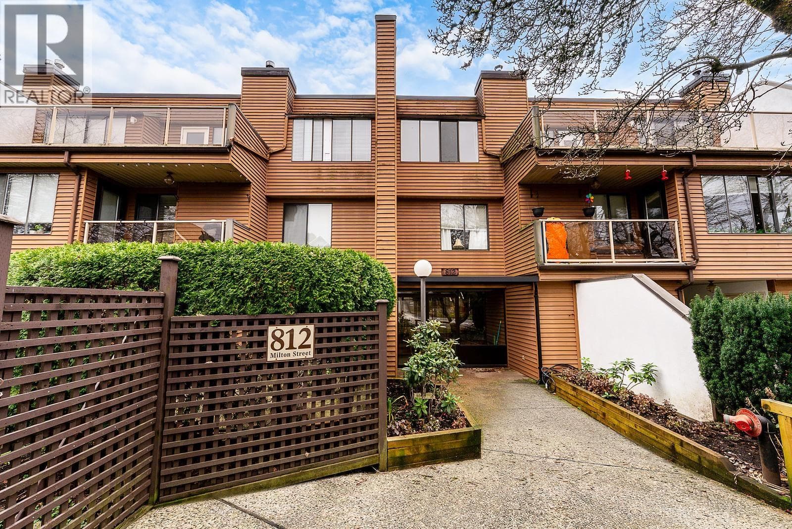 305 812 MILTON STREET — New Westminster, British Columbia - Main photo