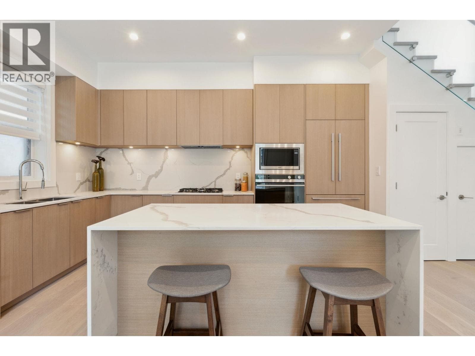 7855 ONTARIO STREET — Vancouver, British Columbia - Main photo