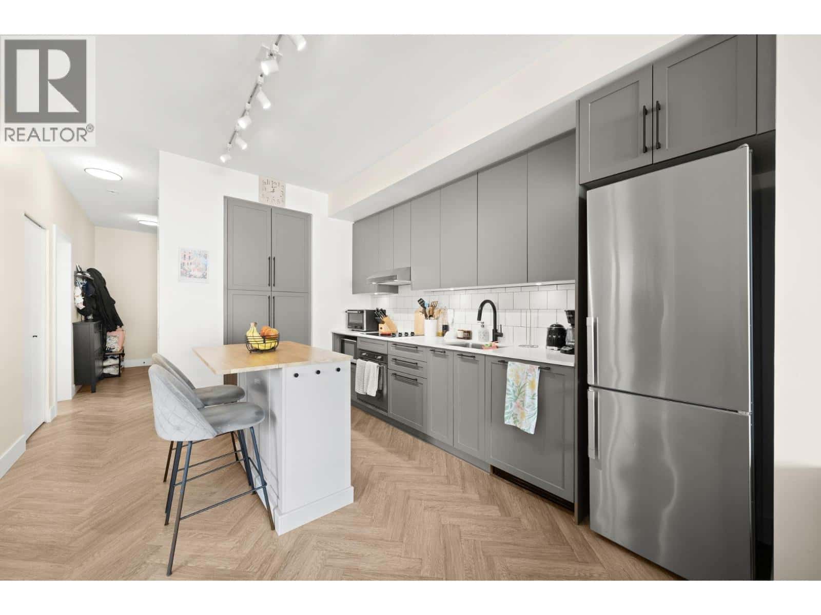 514 9228 SLOPES MEWS — Burnaby, British Columbia - Photo 3 of 35