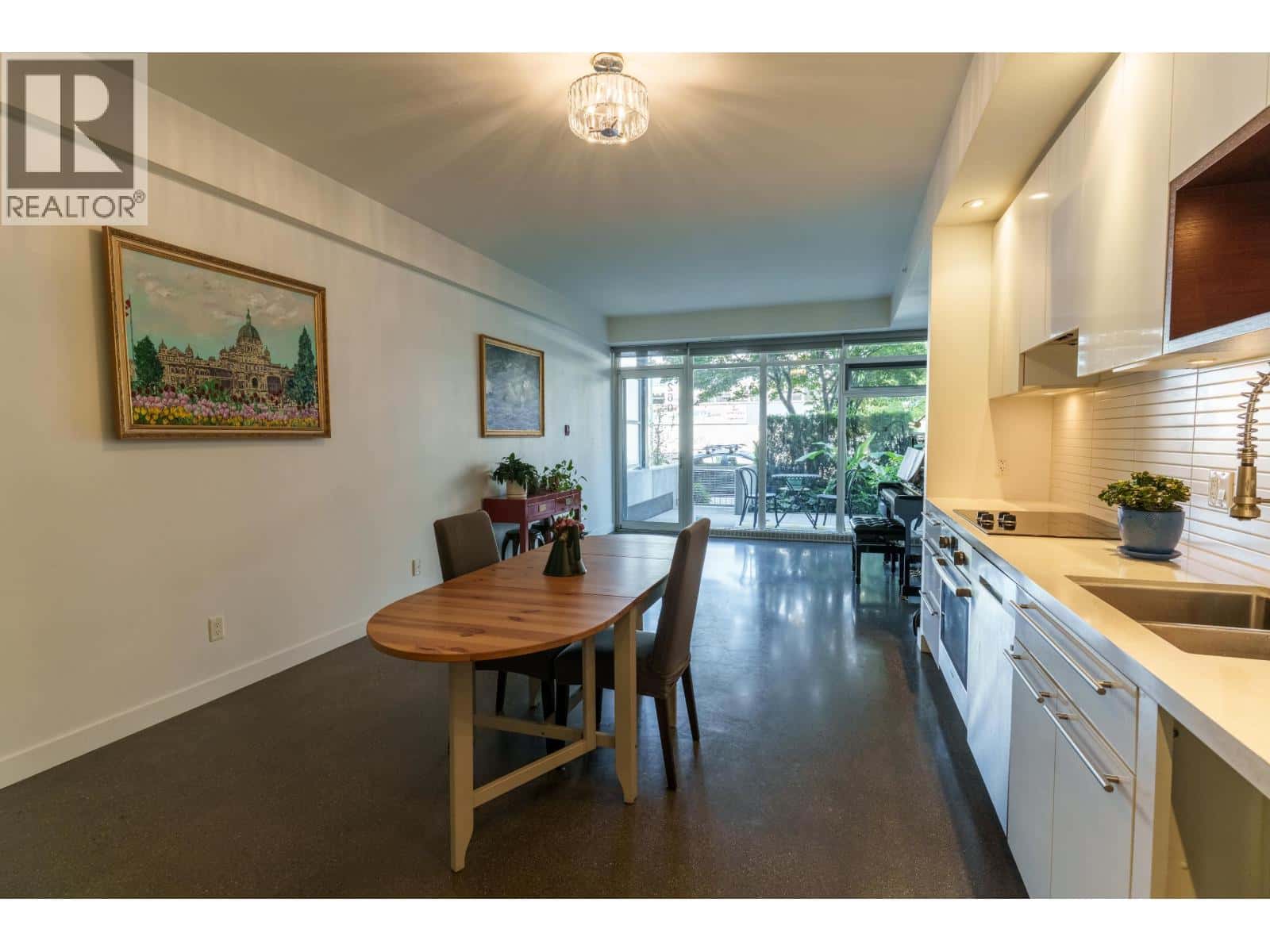 260 E 2ND AVENUE — Vancouver, British Columbia - Photo 3 of 24