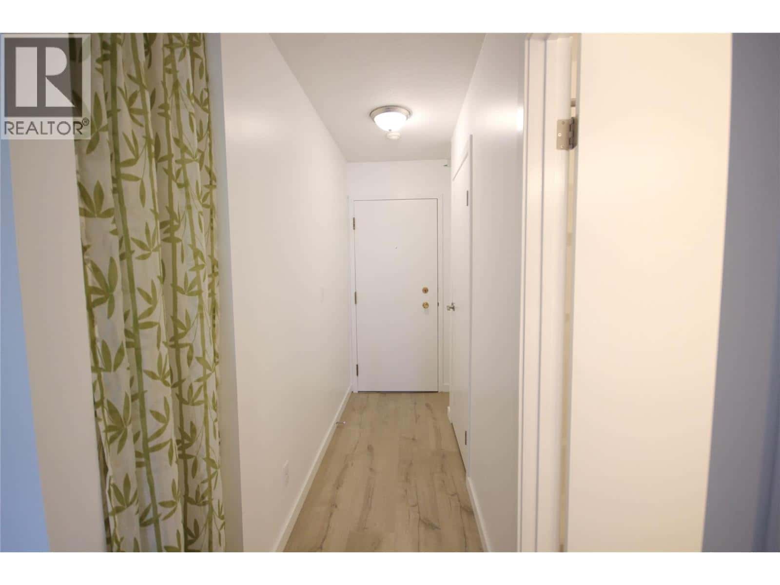 150 Skaha Place Unit# 402 — Penticton, British Columbia - Photo 5 of 20