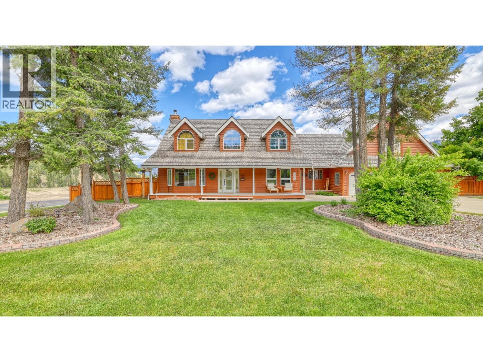 945 Westridge Way — Invermere, British Columbia - Main photo