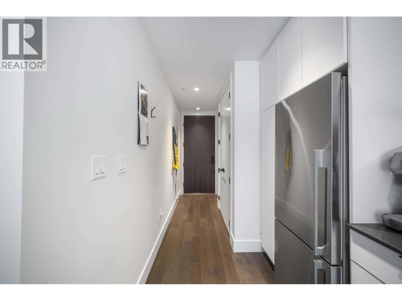 411 83 MOODY STREET — Port Moody, British Columbia - Photo 4 of 21