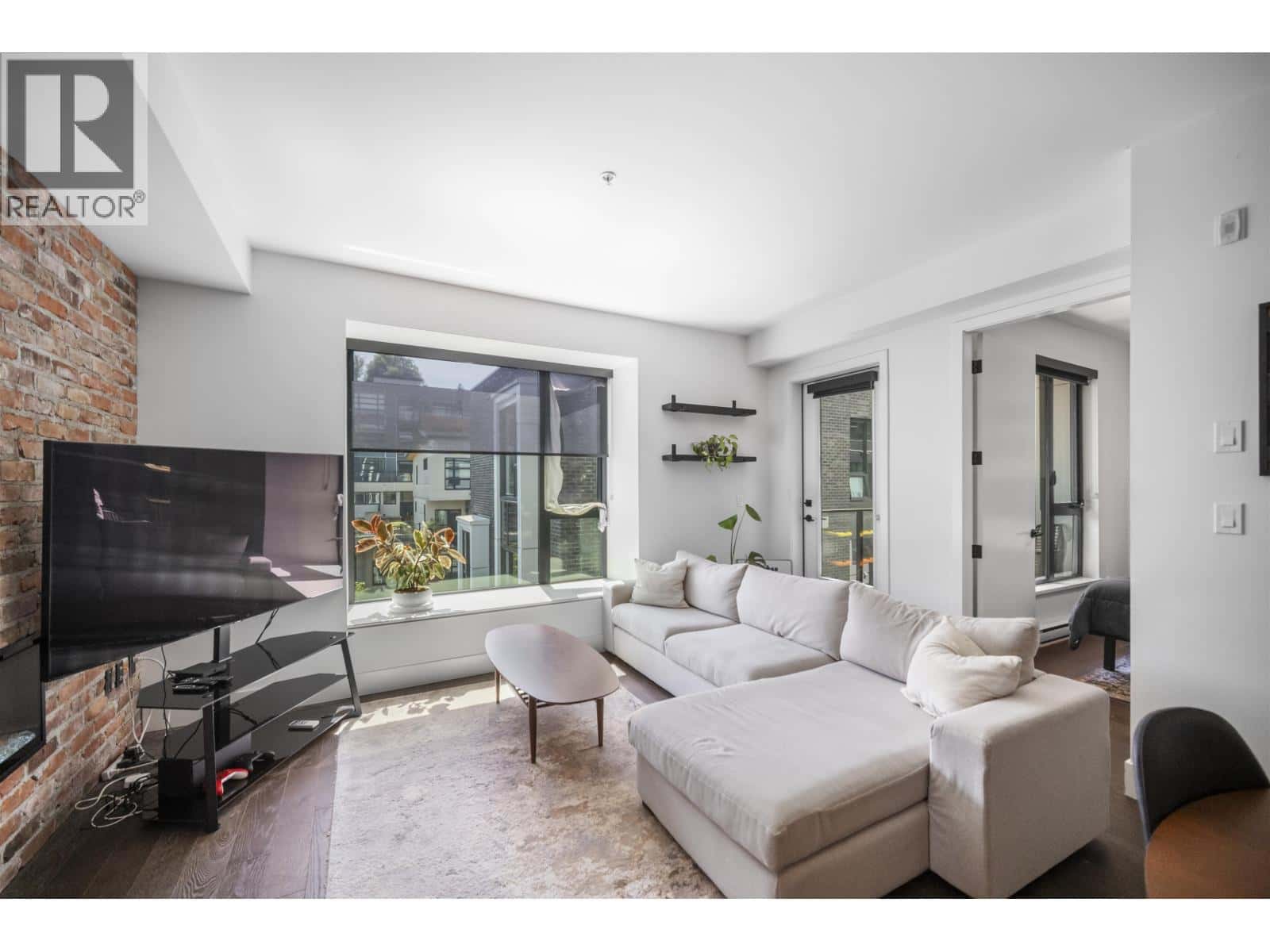 411 83 MOODY STREET — Port Moody, British Columbia - Photo 5 of 21