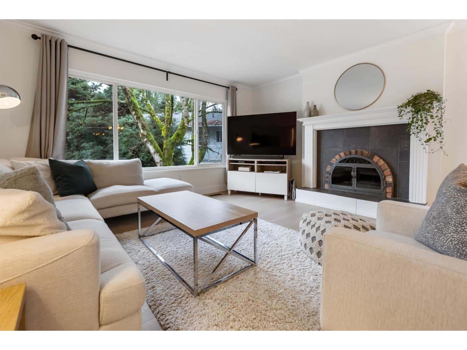 5802 ANGUS PLACE — Surrey, British Columbia - Photo 5 of 37