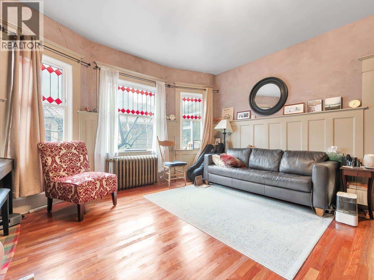 482 W 17TH AVENUE — Vancouver, British Columbia - Photo 4 of 40