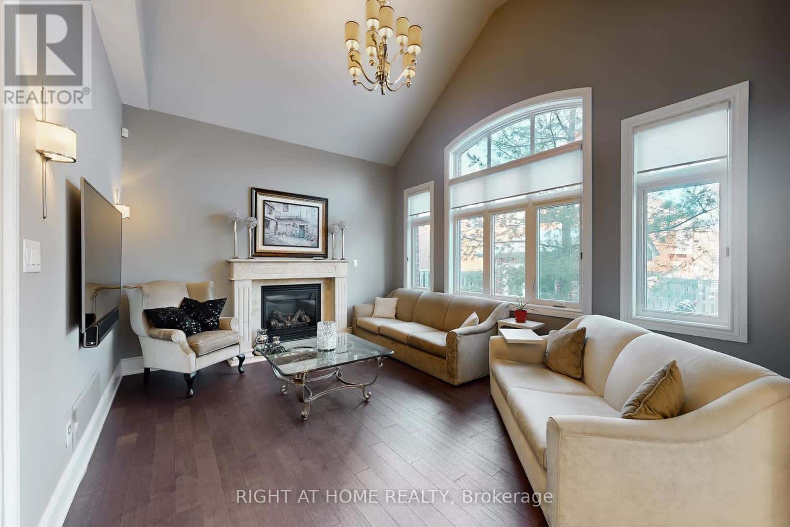 131 ROBERT BERRY CRESCENT — King (King City), Ontario - Photo 2 of 50