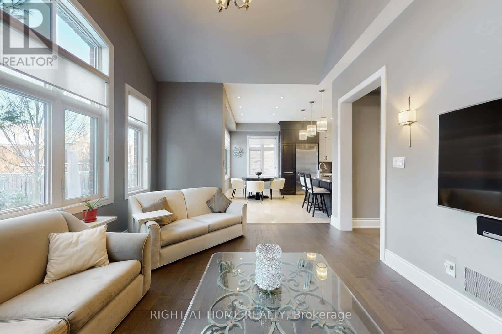 131 ROBERT BERRY CRESCENT — King (King City), Ontario - Photo 4 of 50