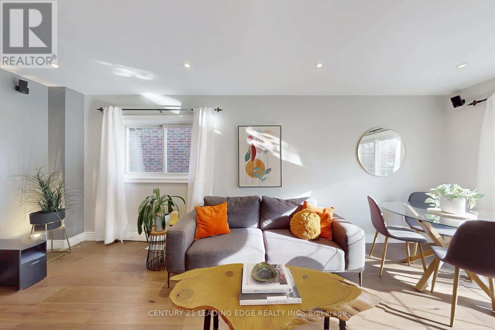 49 MADSEN CRESCENT — Markham (Markville), Ontario - Photo 4 of 27